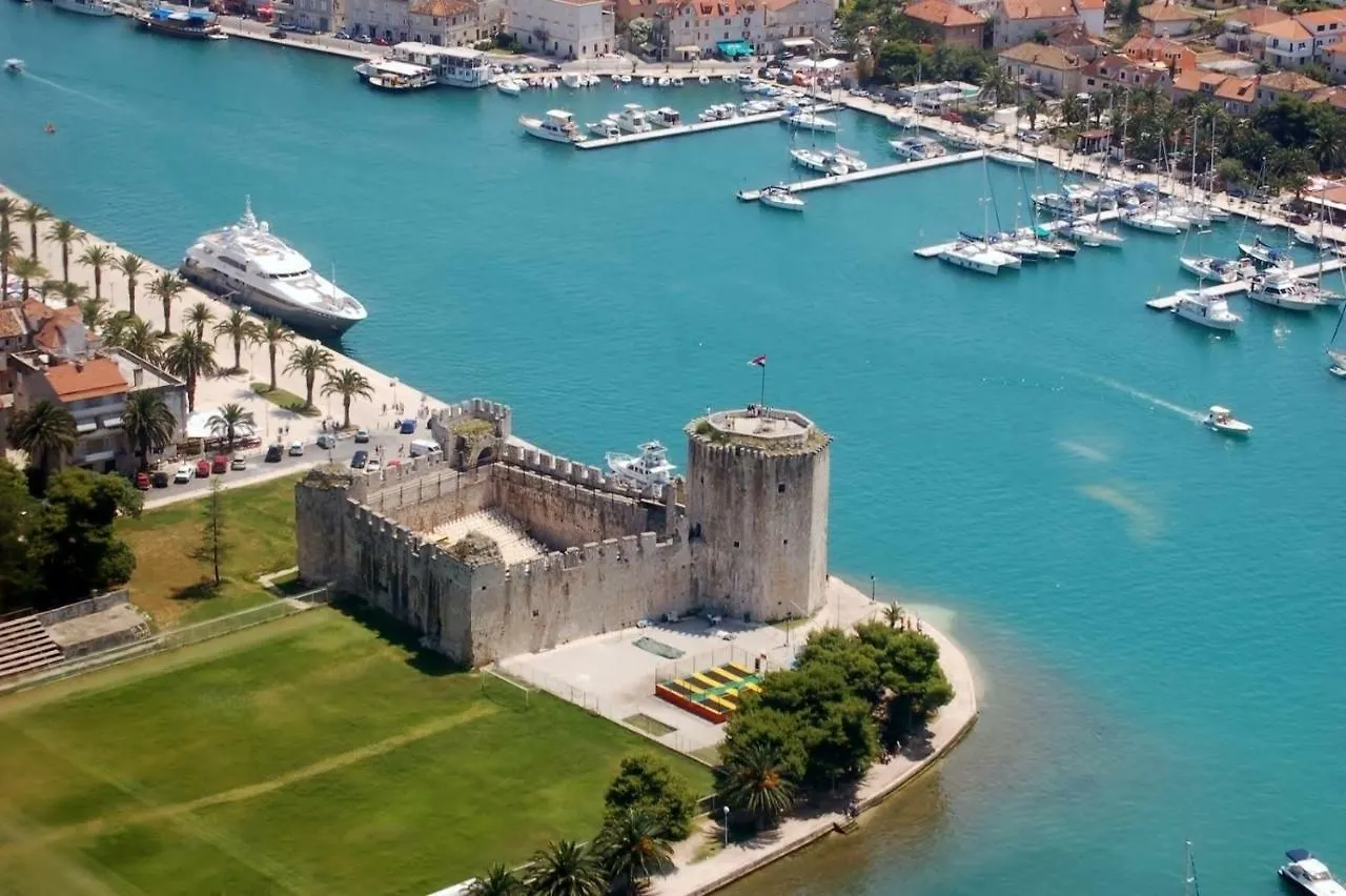 Apartment Ferias Trogir